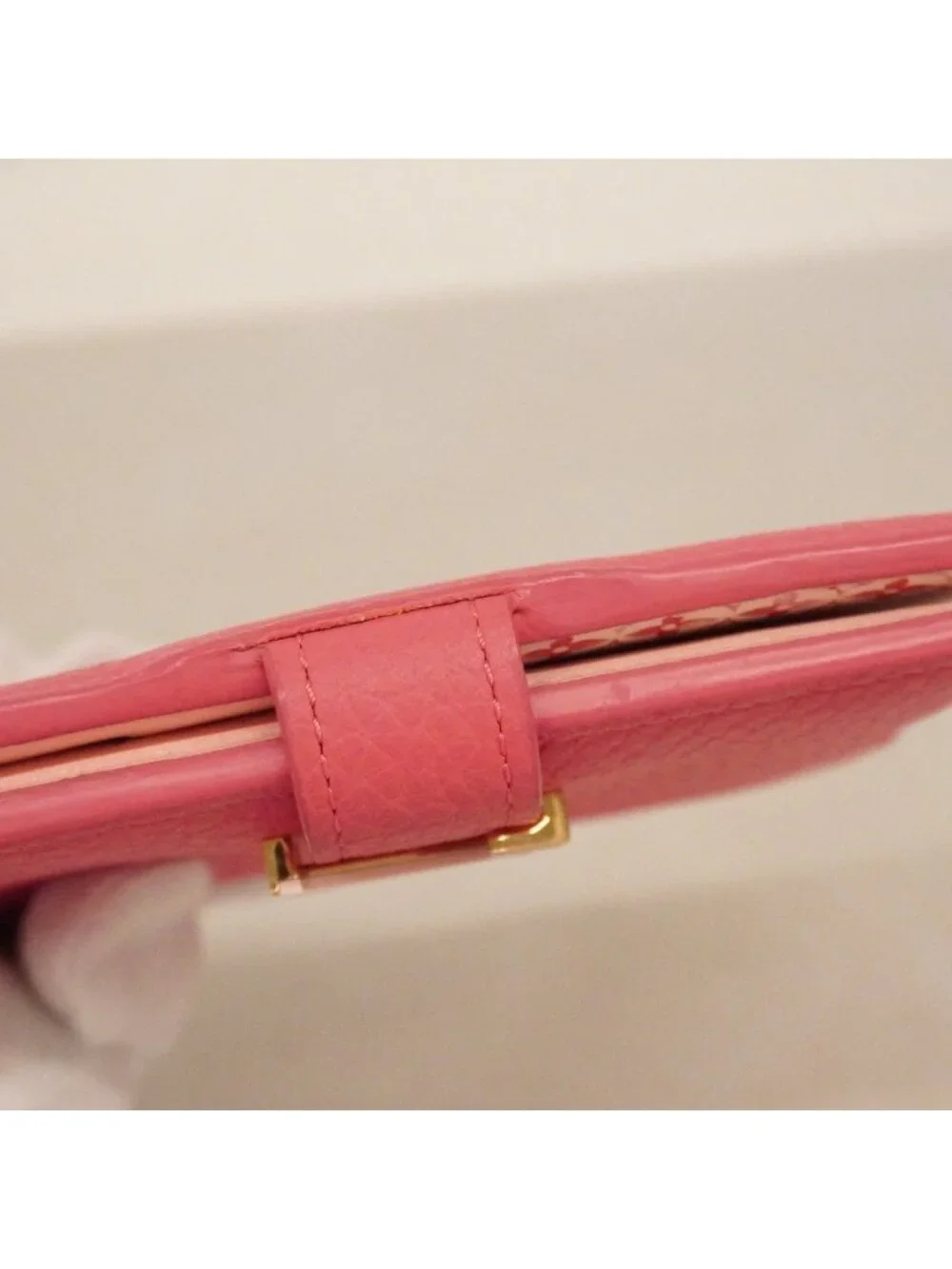 Louis Vuitton Wallet Taurillon LV Vertical CP Fuchsia
